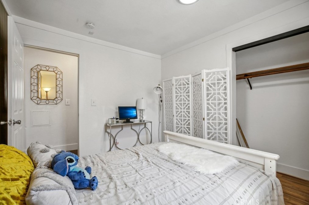849 94th St, Los Angeles CA  90044-4701 exterior