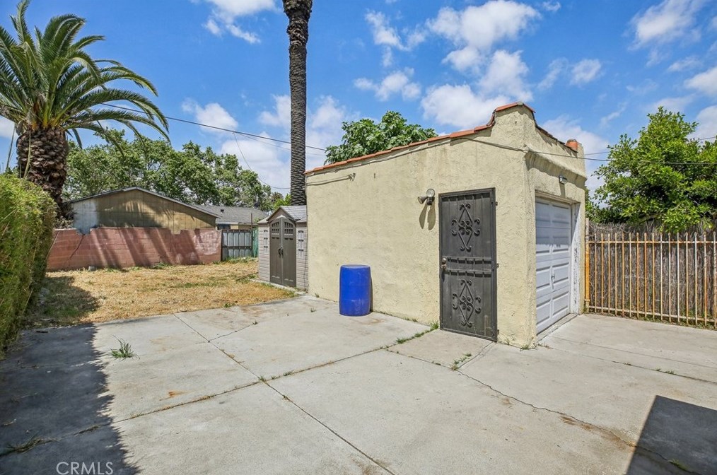 849 94th St, Los Angeles CA  90044-4701 exterior