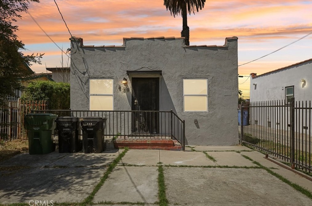 849 94th St, Los Angeles CA  90044-4701 exterior