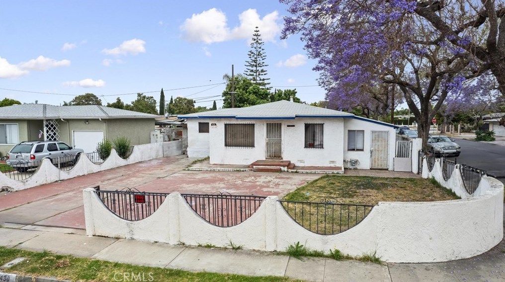430 Poplar St, Santa Ana, CA 92703-3749