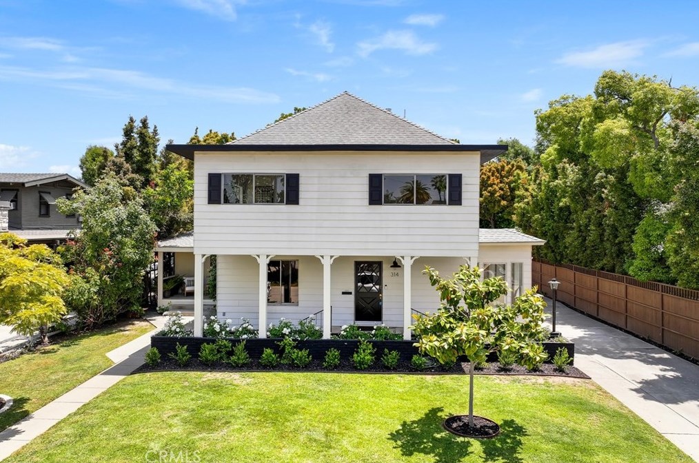314 Carroll Park, Long Beach, CA 90814-2211