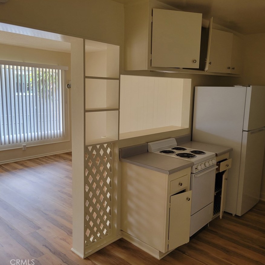 2449 5th St, Long Beach CA  90802-1607 exterior