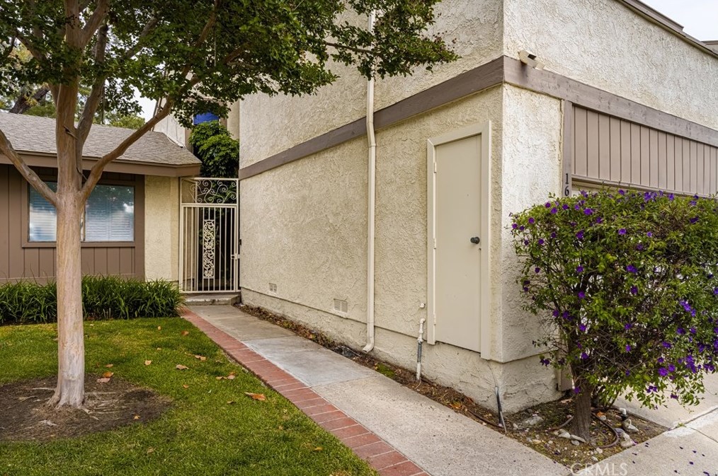 1636 Mankato Ct, Claremont, CA 91711-2945