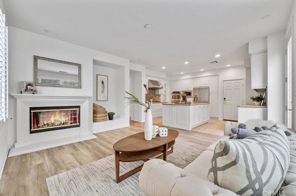 2016 Ward St, Fullerton CA  92833-5085 exterior