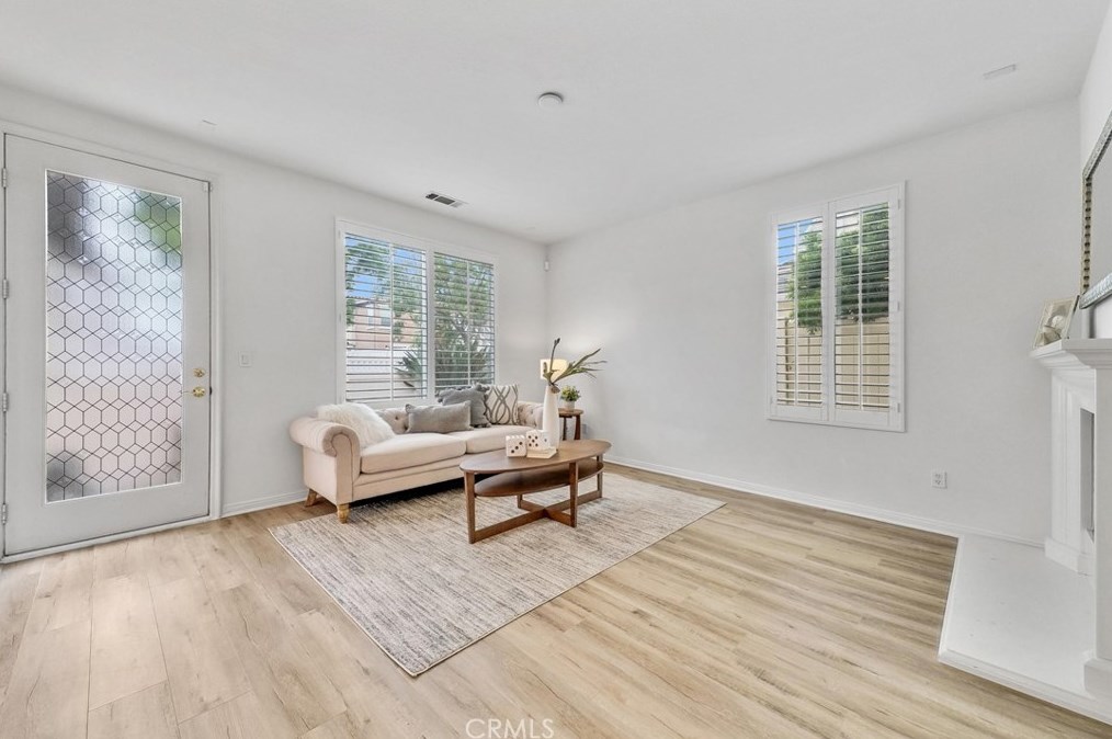 2016 Ward St, Fullerton CA  92833-5085 exterior