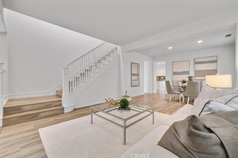 2016 Ward St, Fullerton CA  92833-5085 exterior