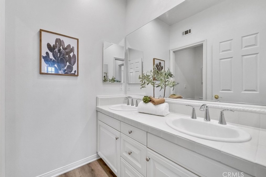 2016 Ward St, Fullerton CA  92833-5085 exterior