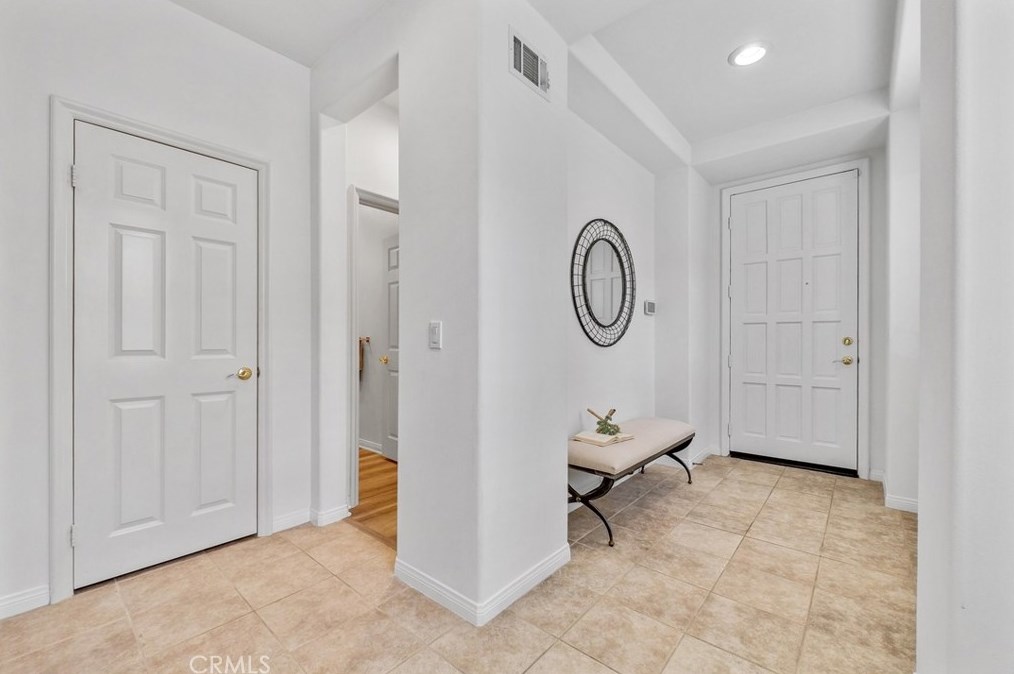 2016 Ward St, Fullerton CA  92833-5085 exterior