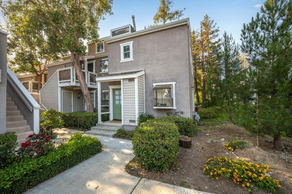 700 Lake Dr, Orange, CA 92866-2707