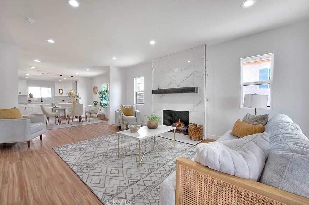 9236 Hobart Blvd, Los Angeles CA  90047-3820 exterior