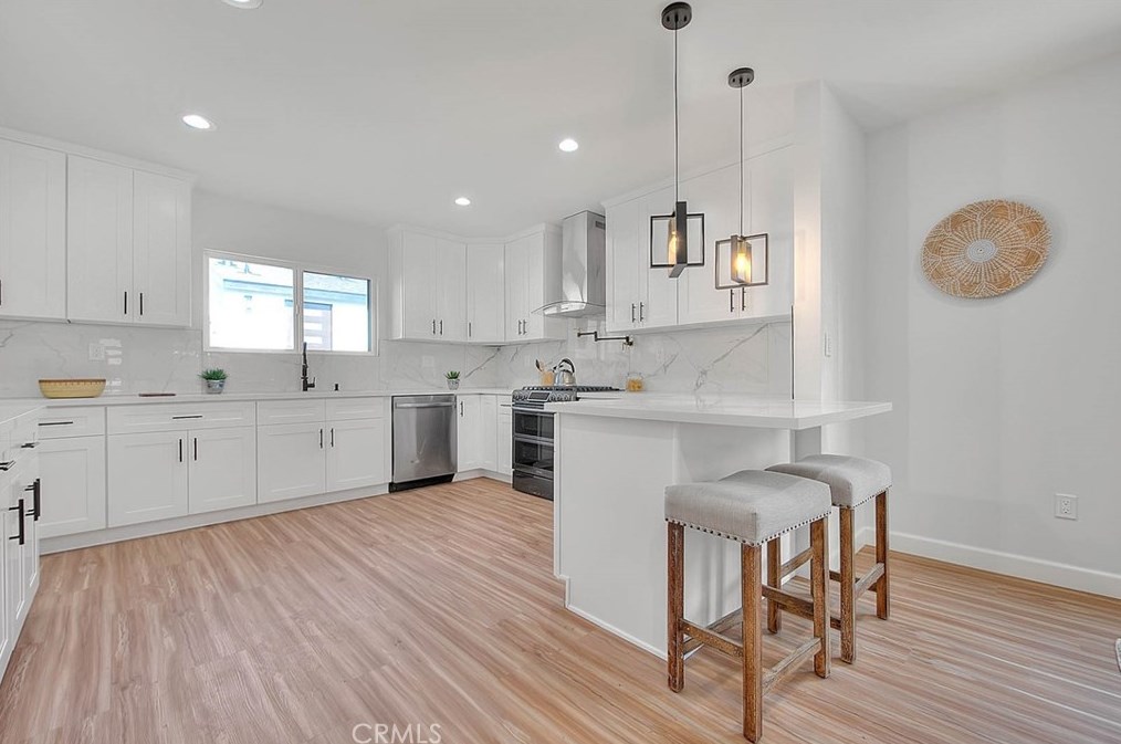 9236 Hobart Blvd, Los Angeles CA  90047-3820 exterior