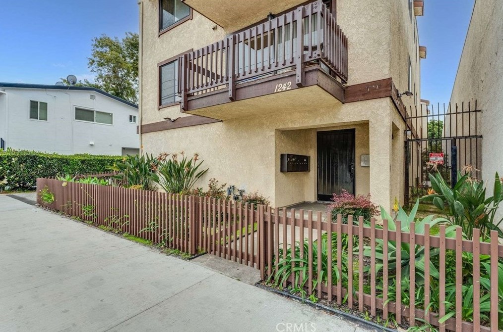 1242 E 4th St #2, Long Beach, CA 90802