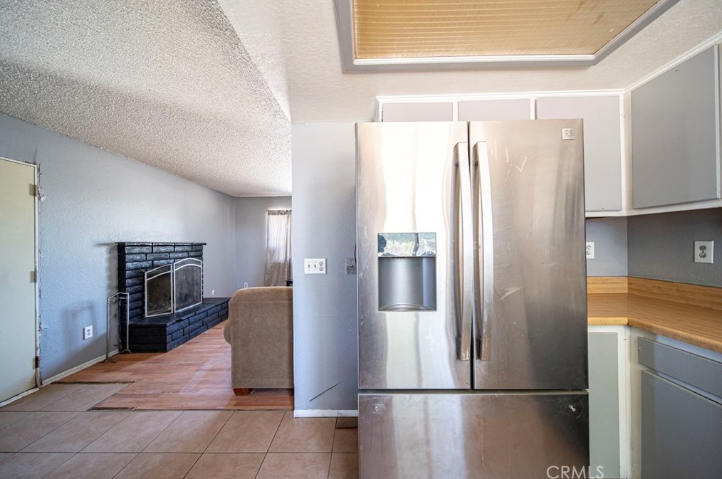 41023 162, Lancaster CA exterior