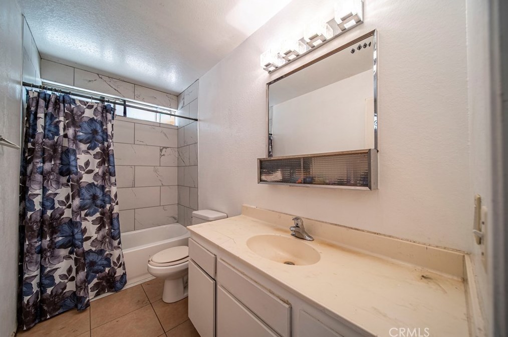 41023 162, Lancaster CA exterior