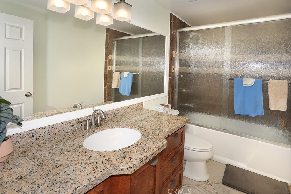 106 Barbara St, Anaheim CA  92806-3825 exterior