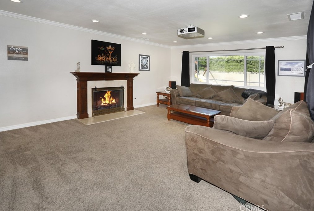 106 Barbara St, Anaheim CA  92806-3824 exterior