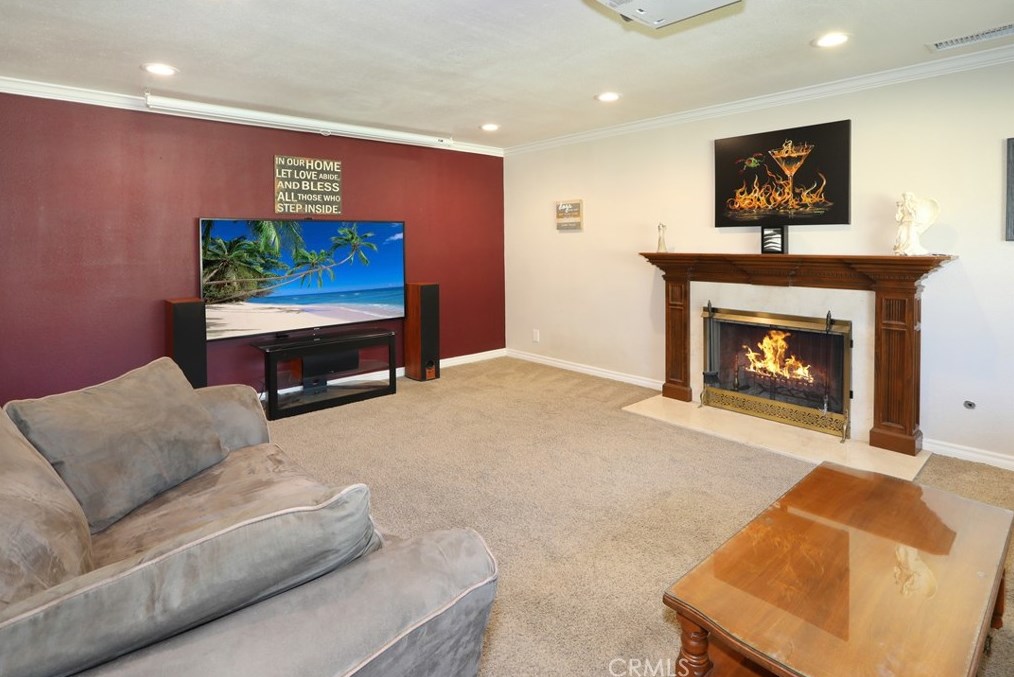 106 Barbara St, Anaheim CA  92806-3825 exterior