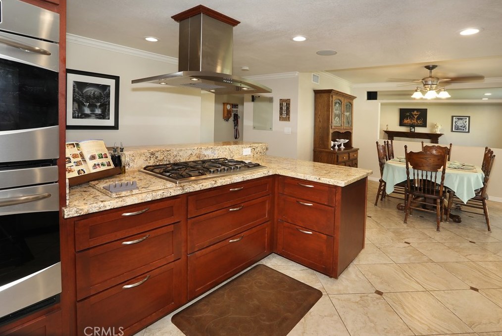 106 Barbara St, Anaheim CA  92806-3825 exterior