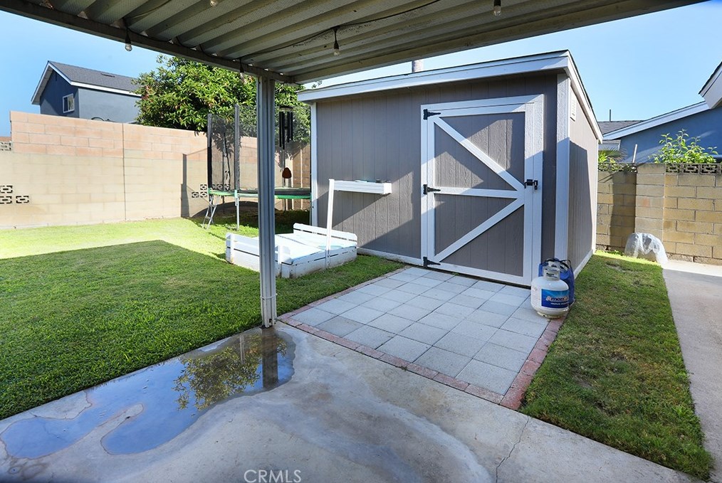 106 Barbara St, Anaheim CA  92806-3825 exterior