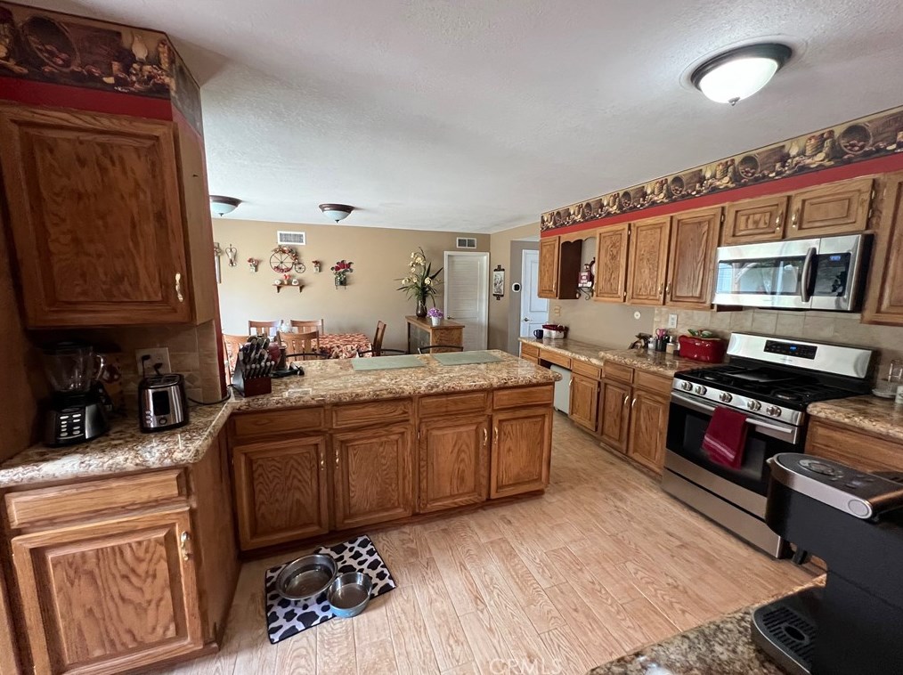 2769 Lizbeth Ave, Anaheim CA  92806-4818 exterior