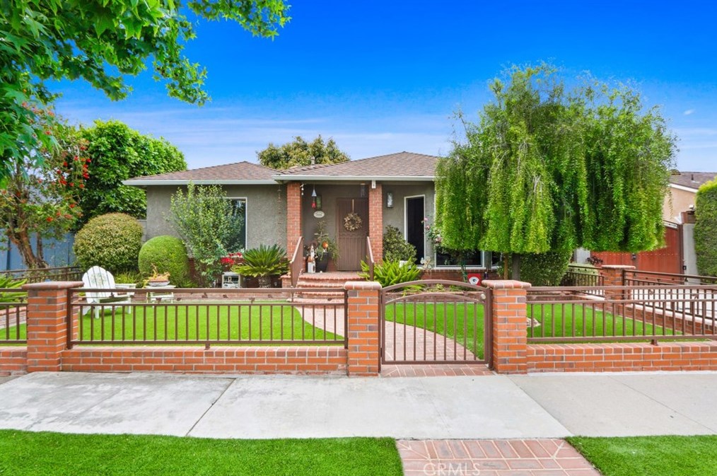 5111 E Wardlow Rd, Long Beach, CA 90808