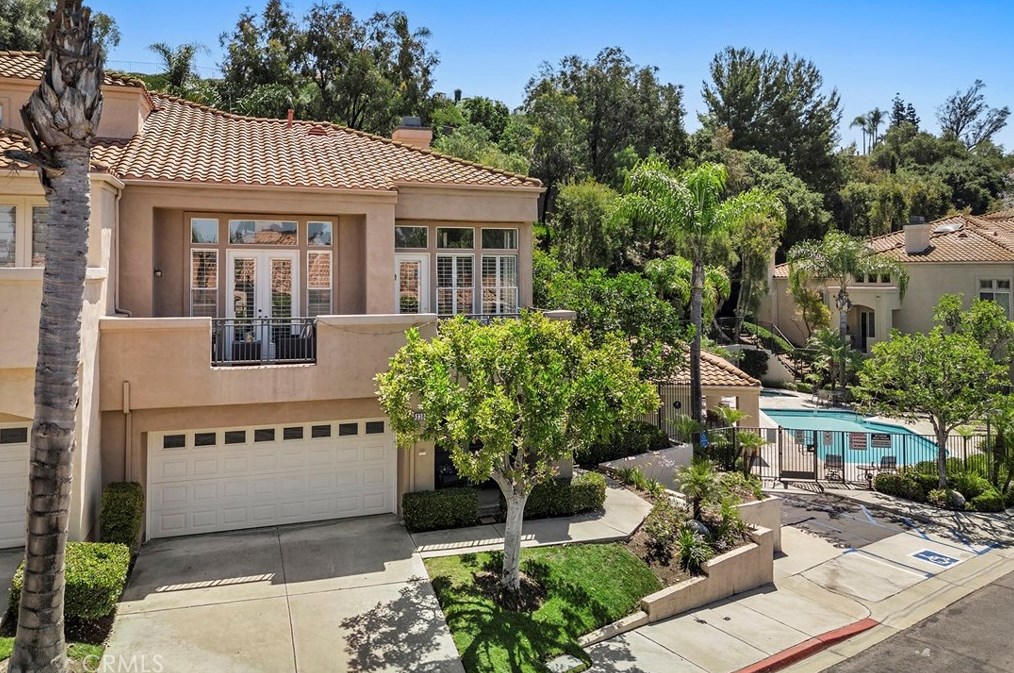 338 S San Vicente Ln, Anaheim, CA 92807