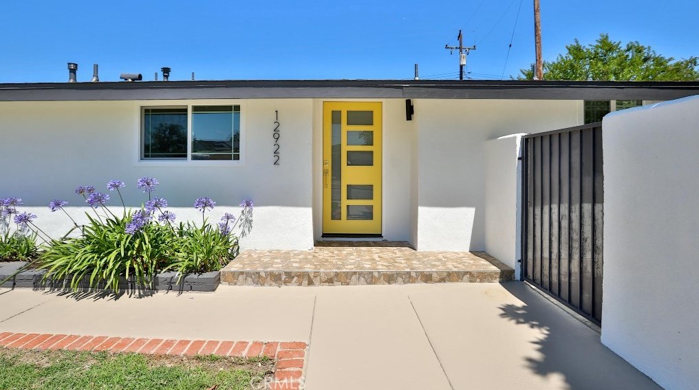 12922 Dunas Rd, Santa Ana, CA 92705-1243