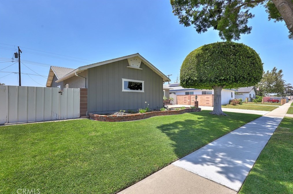 7505 Holder St, Buena Park, CA 90620-1611