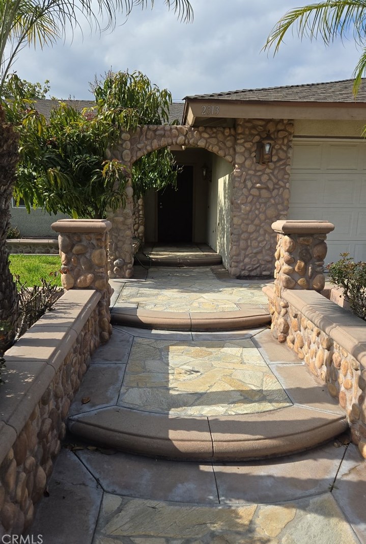 2513 Fulcrum Pl, Anaheim, CA 92804-2245