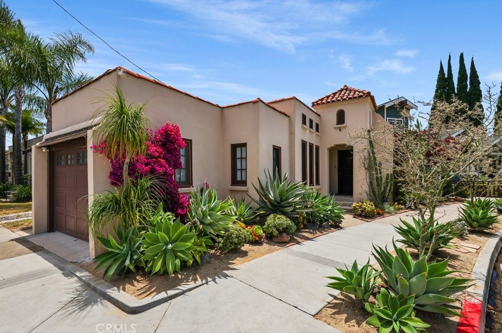 790 Orizaba Ave, Long Beach, CA 90804-4922