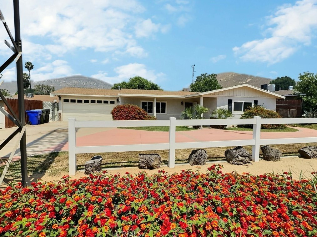 2407 Armstrong Rd, Riverside, CA 92509-1610