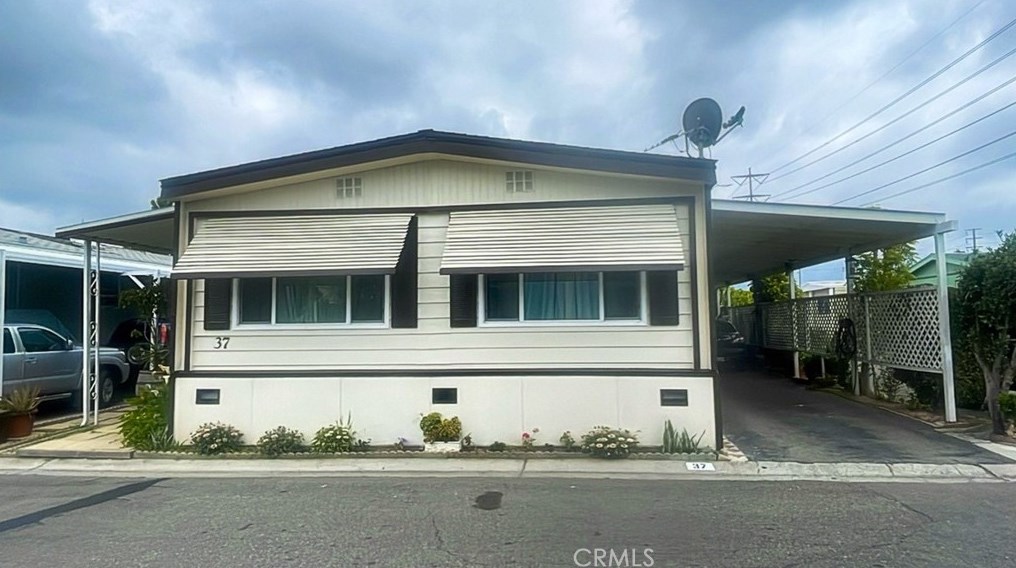 3101 Fairview St, Santa Ana, CA 92704-6506
