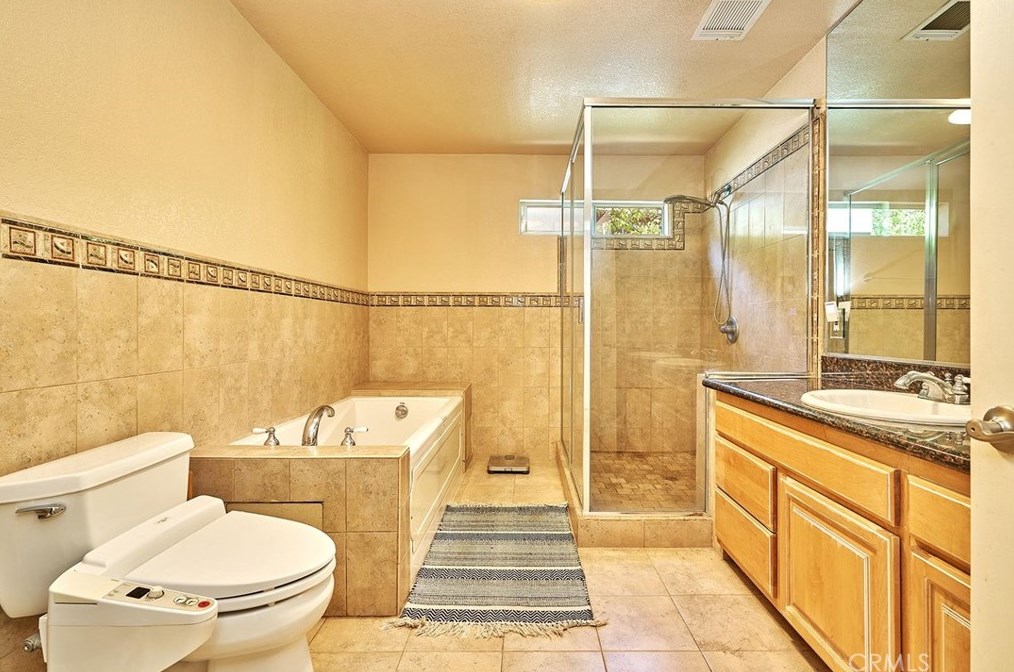 3564 Amesbury Rd, Los Angeles CA  90027-1302 exterior