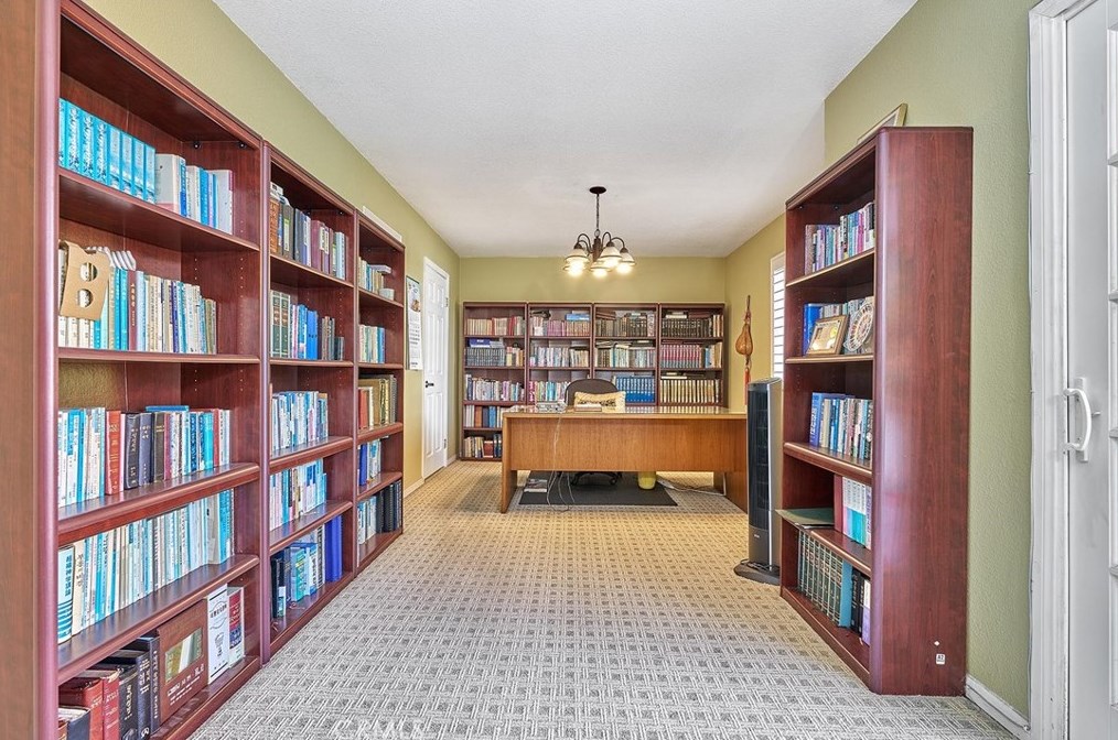 3564 Amesbury Rd, Los Angeles CA  90027-1302 exterior