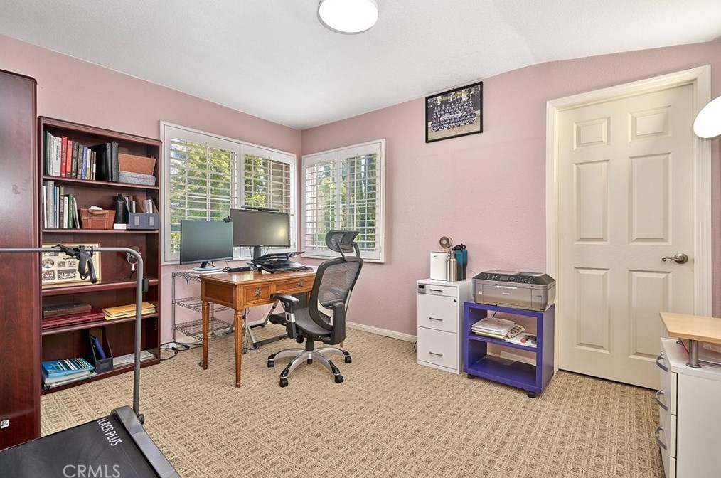 3564 Amesbury Rd, Los Angeles CA  90027-1302 exterior