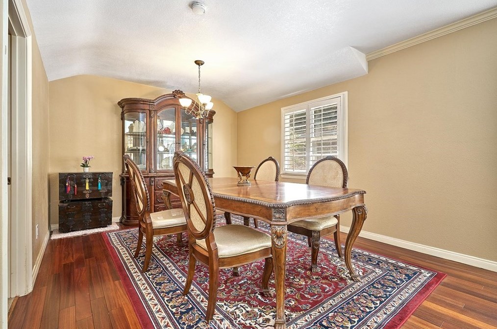 3564 Amesbury Rd, Los Angeles CA  90027-1302 exterior