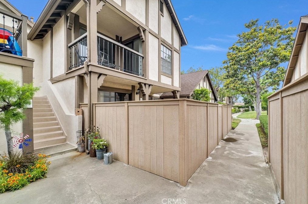 444 Tustin St, Orange, CA 92866-2513
