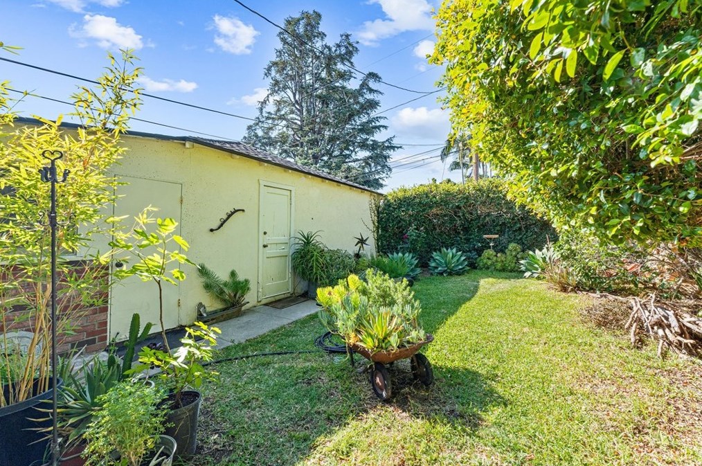 12125 Rose Dr, Whittier CA  90601-2914 exterior