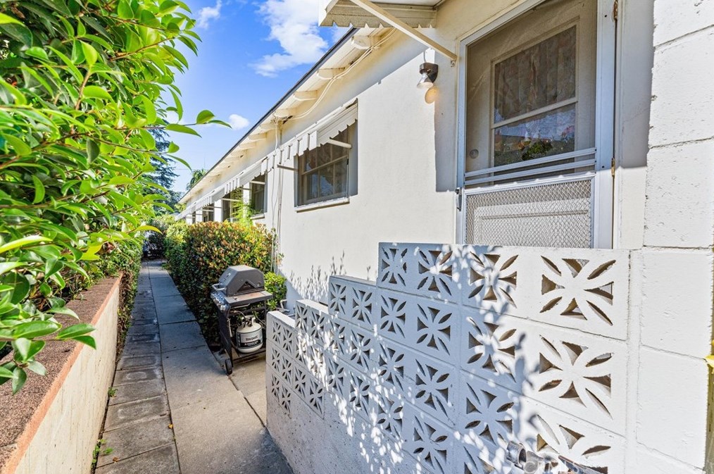 12125 Rose Dr, Whittier CA  90601-2914 exterior