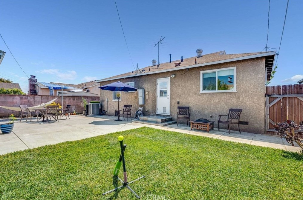 4624 Pixie Ave, Lakewood CA  90712-3620 exterior