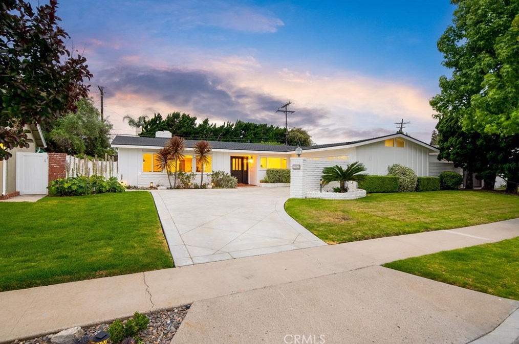 2967 Mindanao Dr, Costa Mesa CA  92626-3613 exterior