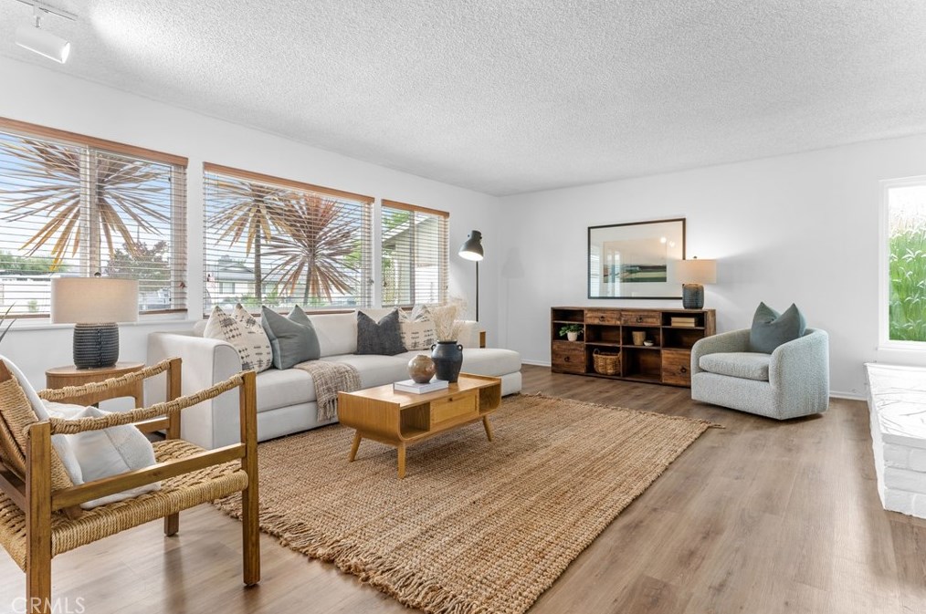 2967 Mindanao Dr, Costa Mesa CA  92626-3614 exterior