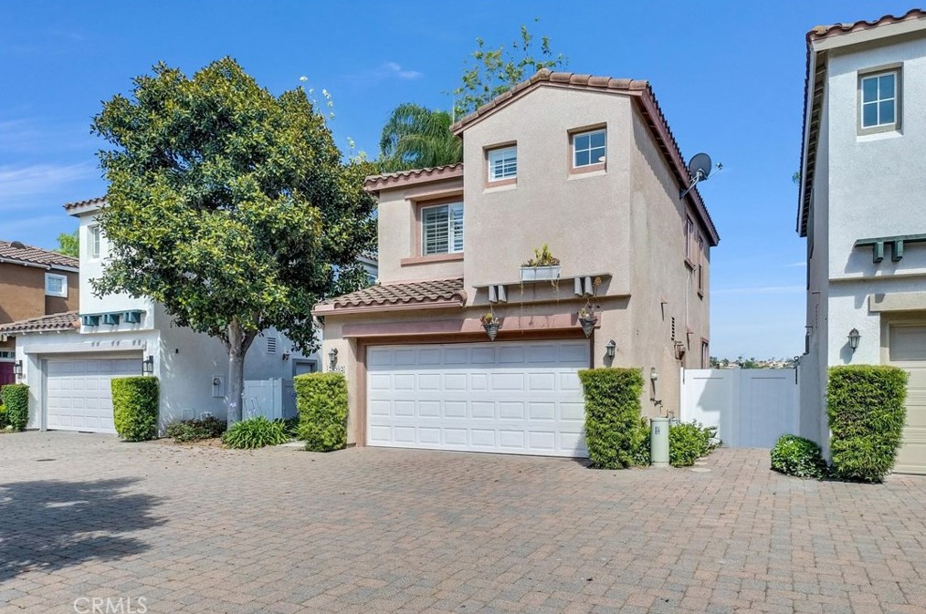 232 Las Flores, Laguna Beach, CA 92656-5215