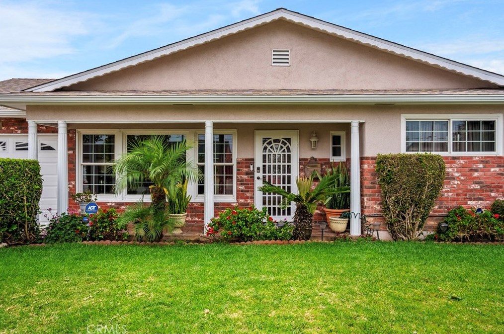 415 Taper Ave, Compton, CA 90220-2645