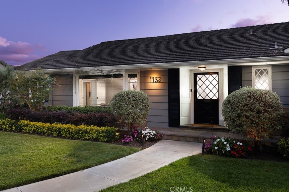 1132 W Riviera Dr, Santa Ana, CA 92706