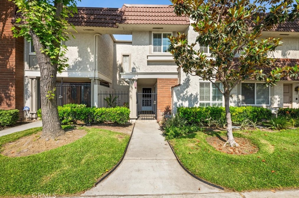11255 Knott Ave, Cypress, CA 90630