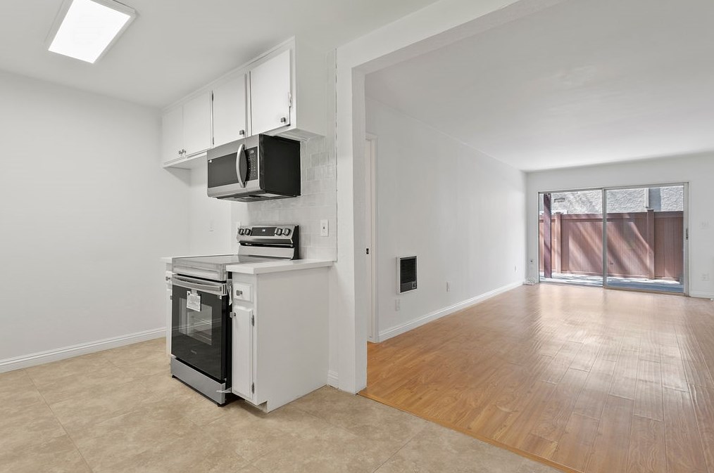 1010 W Macarthur Blvd #49, Santa Ana, CA 92707