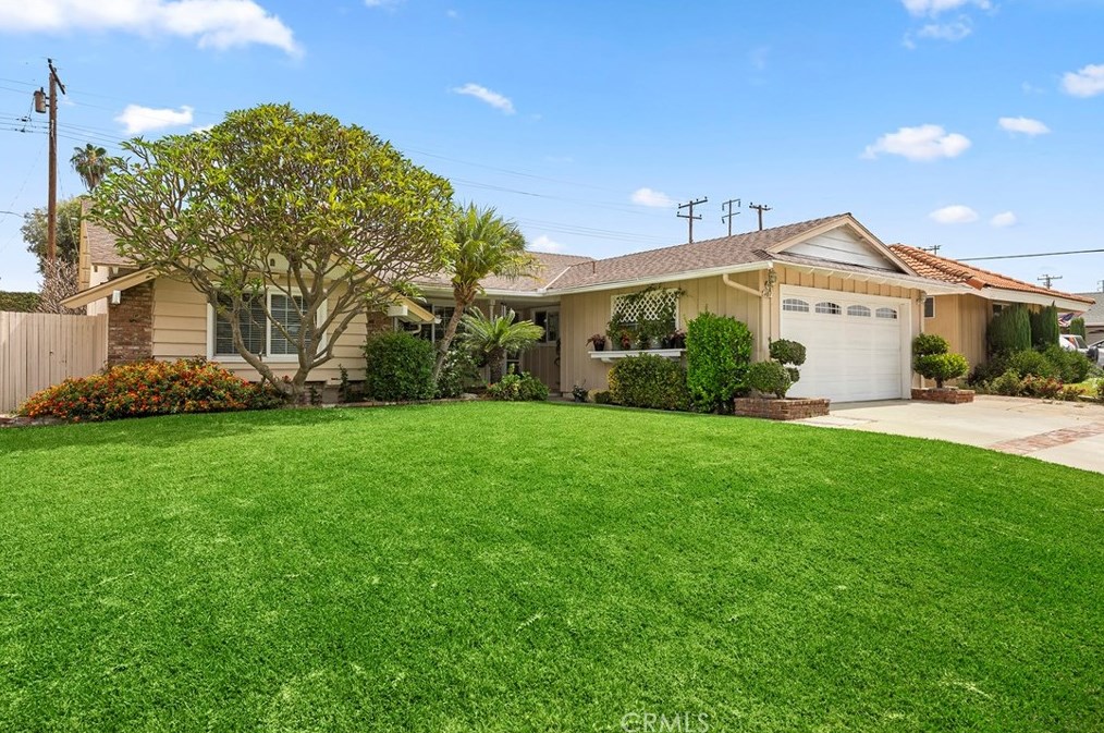 401 E Parkwood Ave, La Habra, CA 90631