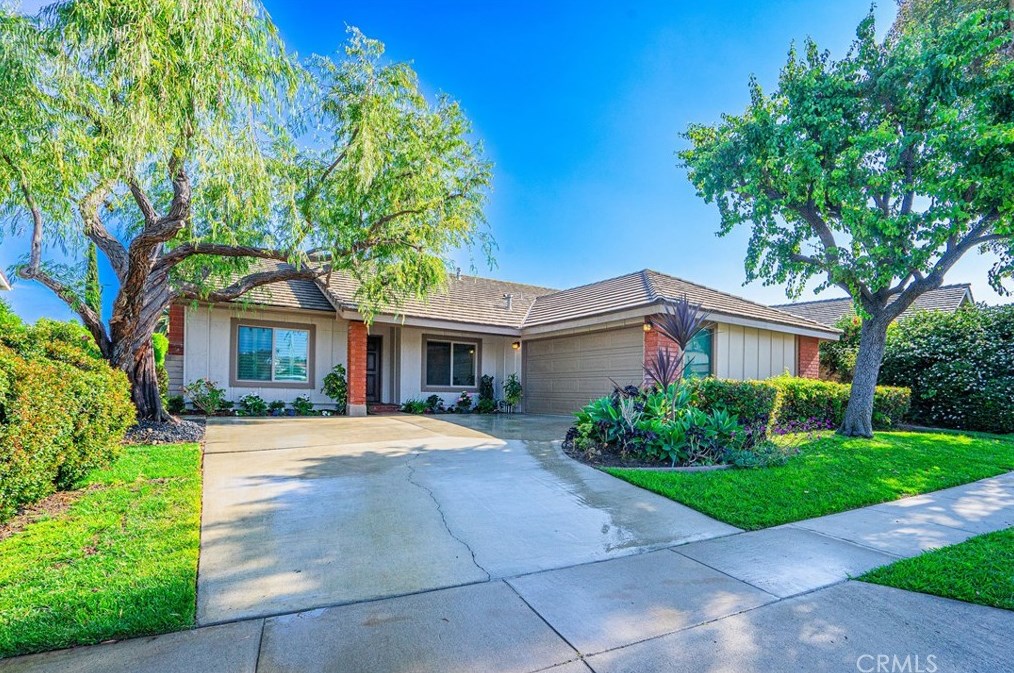 2518 Trieste Way, Fullerton, CA 92833