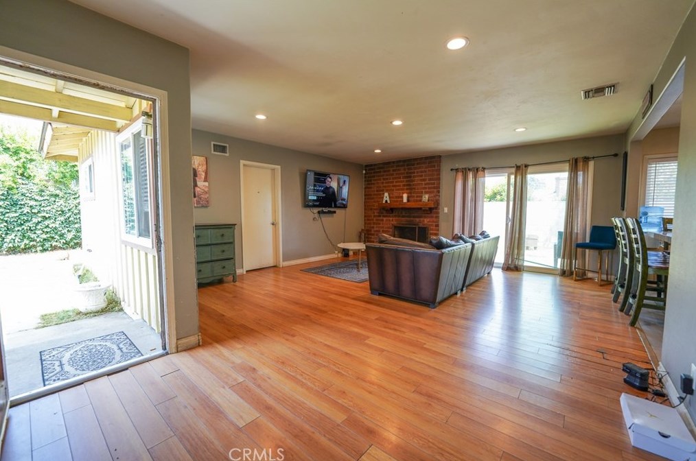 2419 W Greenbrier Ave, Anaheim, CA 92801